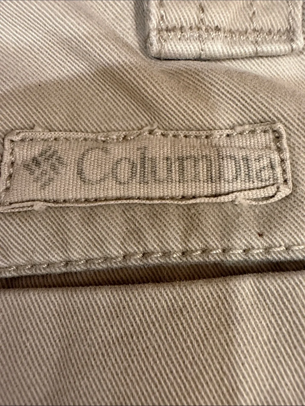 COLUMBIA SPORTSWEAR COMPANY FLAT FRONT KHAKI MEN'S CARGO SHORTS SIZE 40 WAIST